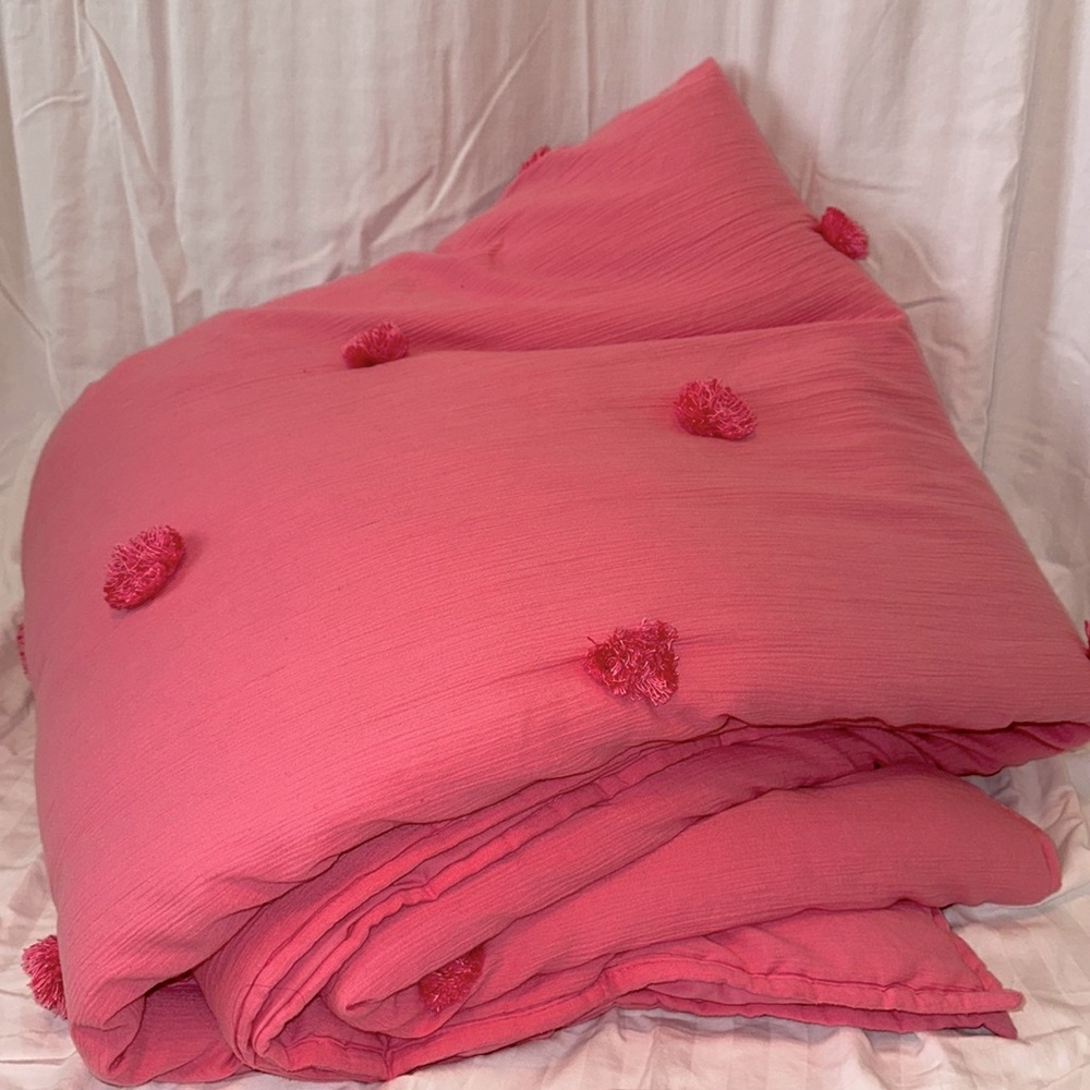 Pottery Barn teen queen bedding, pink fluff balls all over